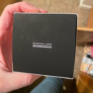 Laura Mercier translucent loose setting powder light catcher